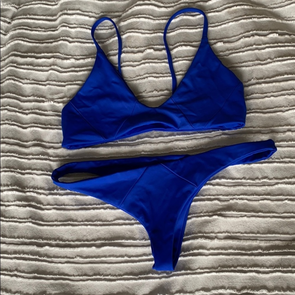 Ola feroz two piece